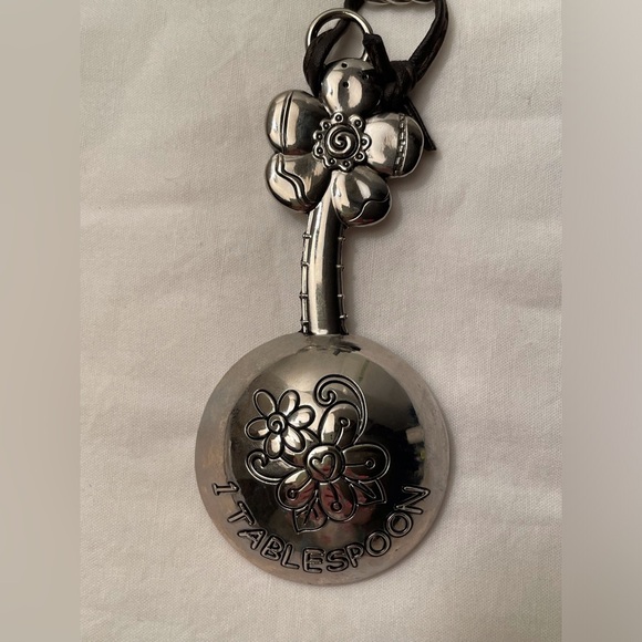 Decorative Measuring Spoons - Picture 3 of 10